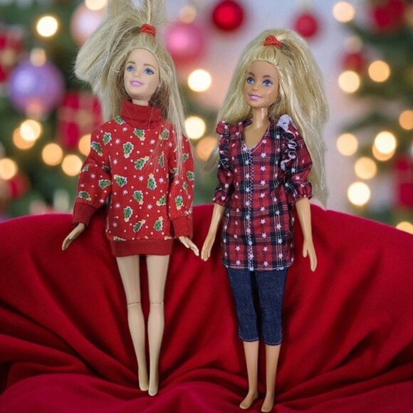Christmas Time Barbies Red and Blue Fashion Dolls - Picture 7 of 12